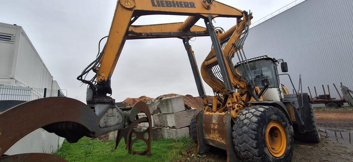 Liebherr L580 - Колесен товарач: снимка 1 Liebherr L580 - Колесен товарач: снимка 1