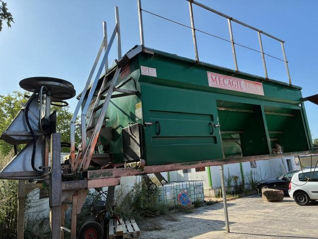 MEGAGIL LEBON FERRY 6,5M3 - Машина за разпръскване на сол/ Пясък: снимка 1 MEGAGIL LEBON FERRY 6,5M3 - Машина за разпръскване на сол/ Пясък: снимка 1