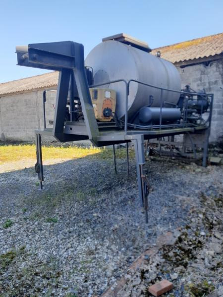 MENARD BOUILLE SUR BERCE 3000 LITRES - Гудронатор: снимка 2 MENARD BOUILLE SUR BERCE 3000 LITRES - Гудронатор: снимка 2