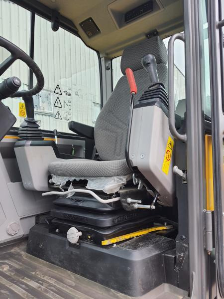 Колесен багер Volvo EW 60E: снимка 6