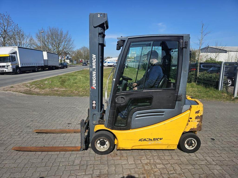 Jungheinrich EFG320 - Електрокар: снимка 1 Jungheinrich EFG320 - Електрокар: снимка 1