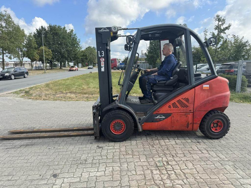Linde H30D-02 - Дизелов мотокар: снимка 1 Linde H30D-02 - Дизелов мотокар: снимка 1
