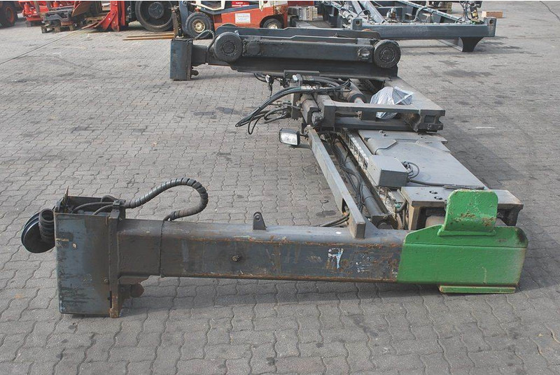 Kalmar 20-40 feet Sidespreader - Подемно-транспортна техника: снимка 2 Kalmar 20-40 feet Sidespreader - Подемно-транспортна техника: снимка 2
