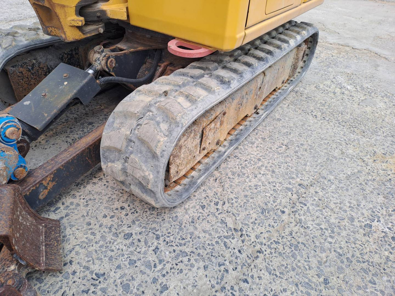 Верижен багер CAT 301.8: снимка 10