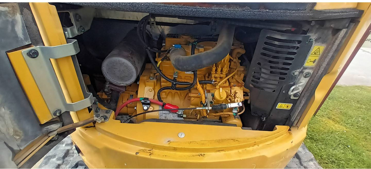 Верижен багер CAT 303.5E CR: снимка 7