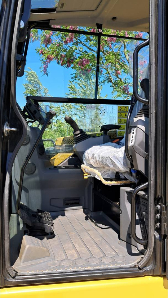 Верижен багер CAT 306 CR: снимка 7