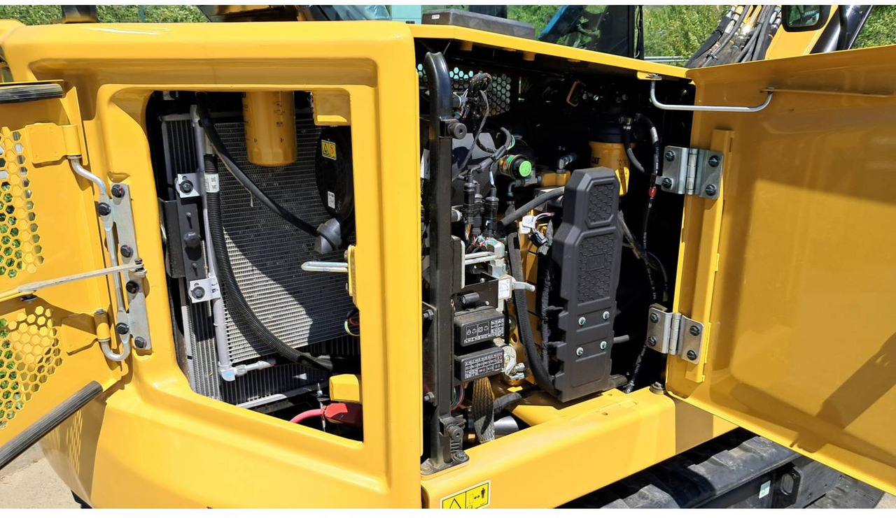 Верижен багер CAT 306 CR: снимка 15