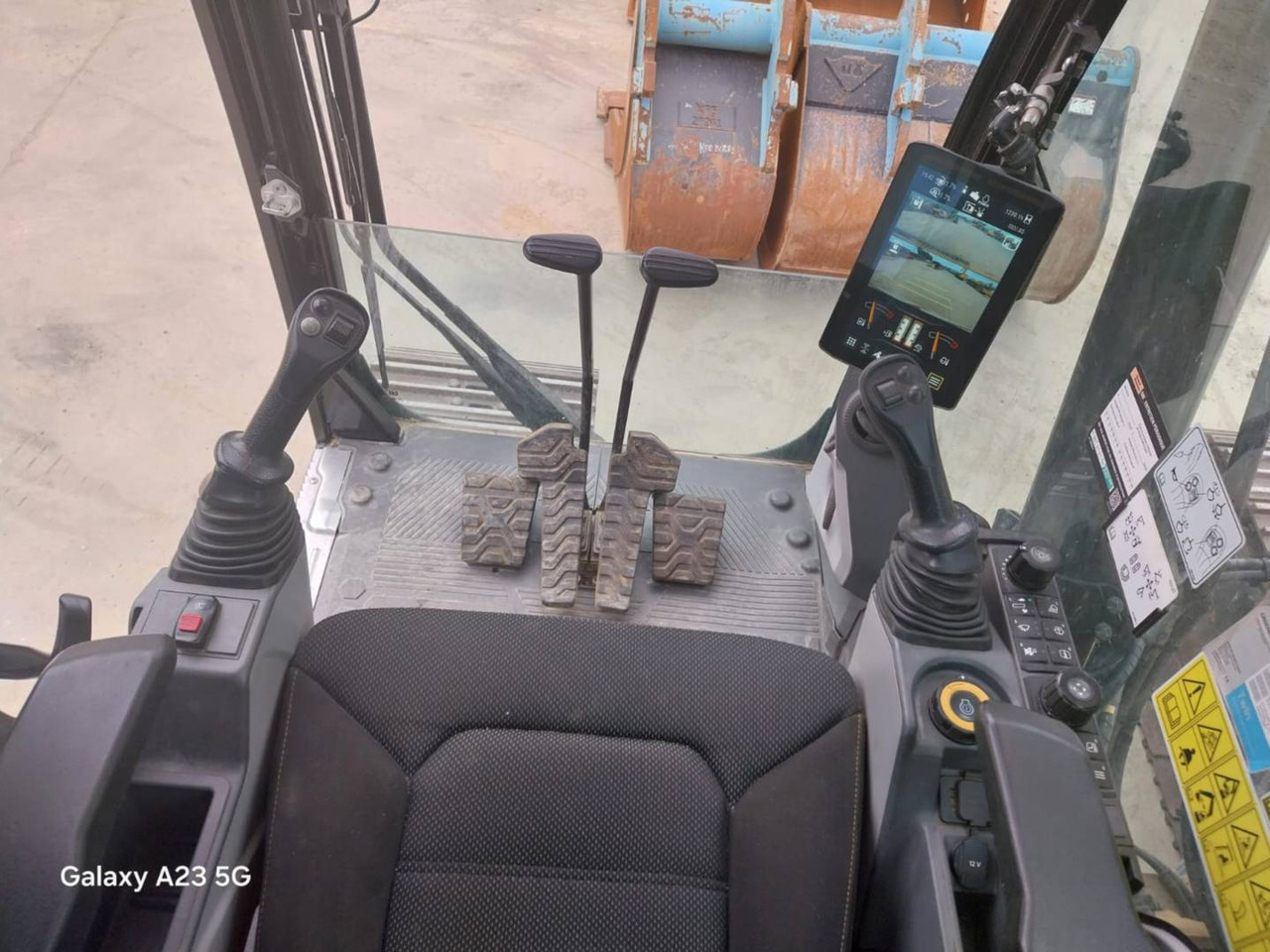 CAT 320 - Верижен багер: снимка 5 CAT 320 - Верижен багер: снимка 5