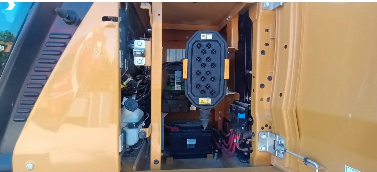 Верижен багер CAT 320 GC: снимка 17