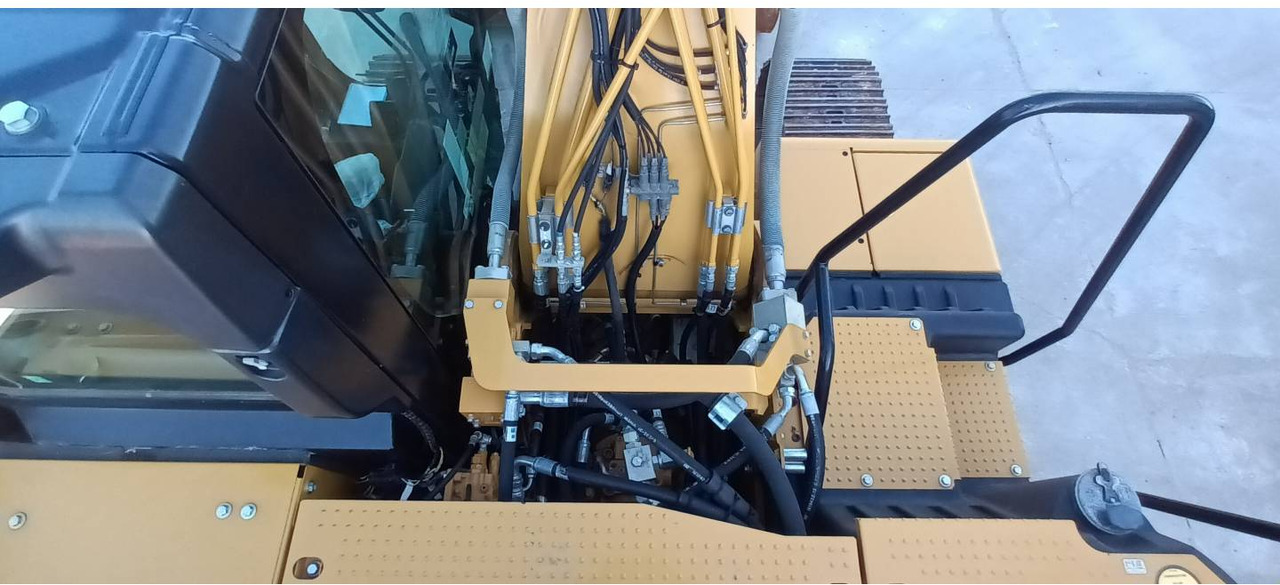 Верижен багер CAT 320 GC: снимка 24