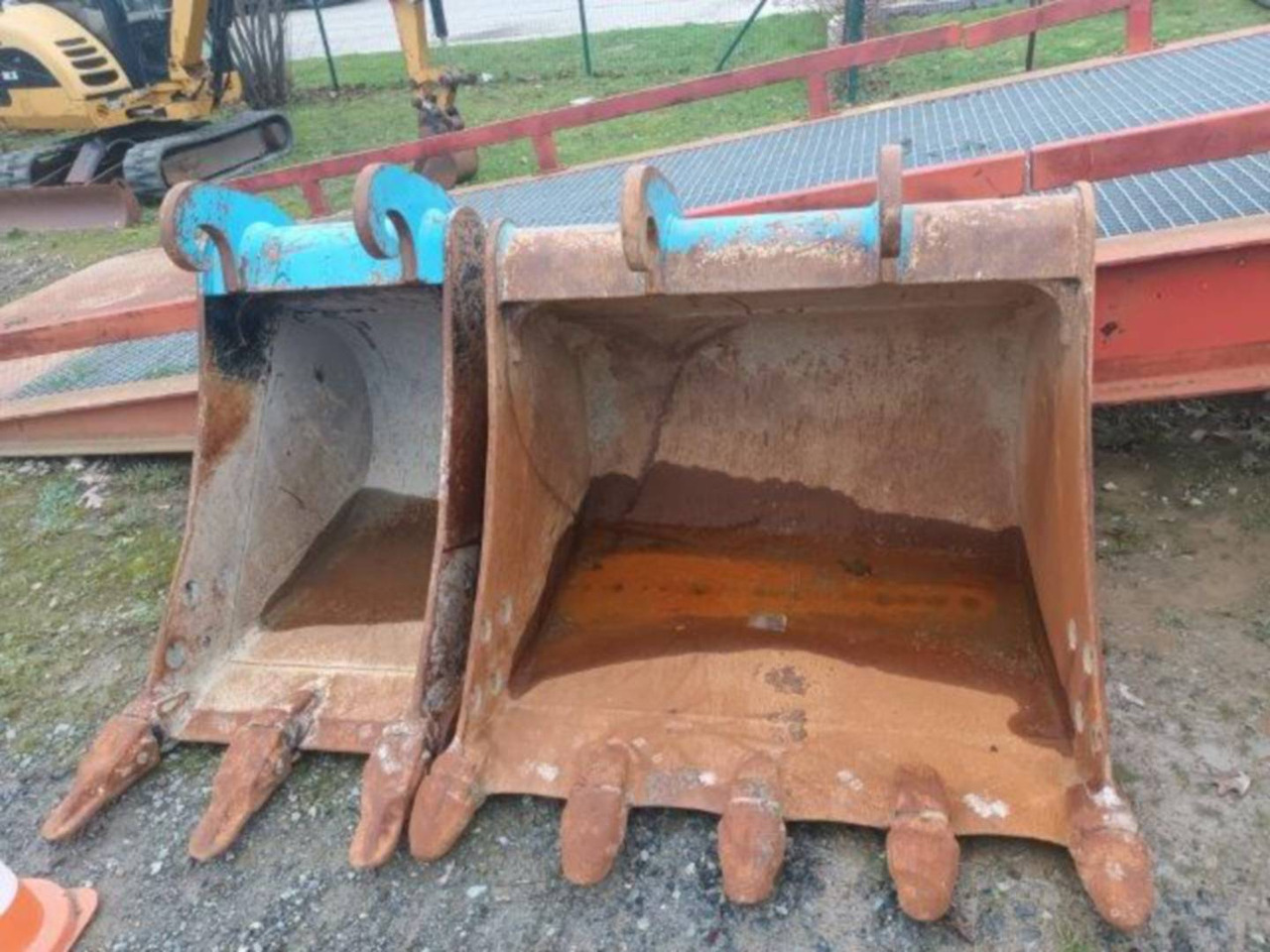 Верижен багер CAT 320 GC: снимка 22