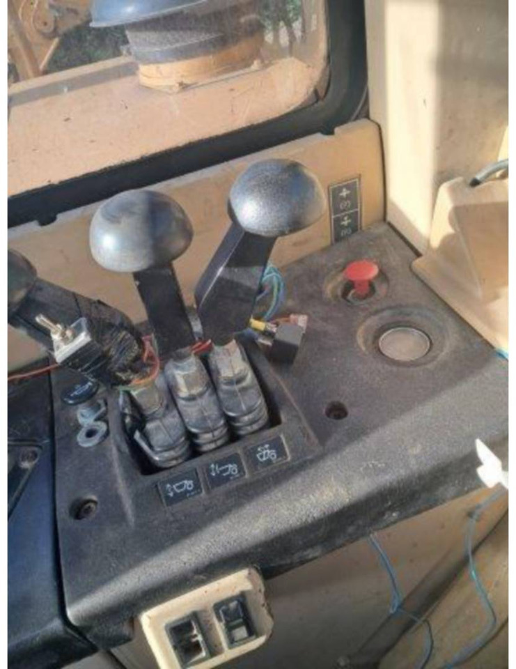 Скрепер CAT 621F: снимка 18 Скрепер CAT 621F: снимка 18