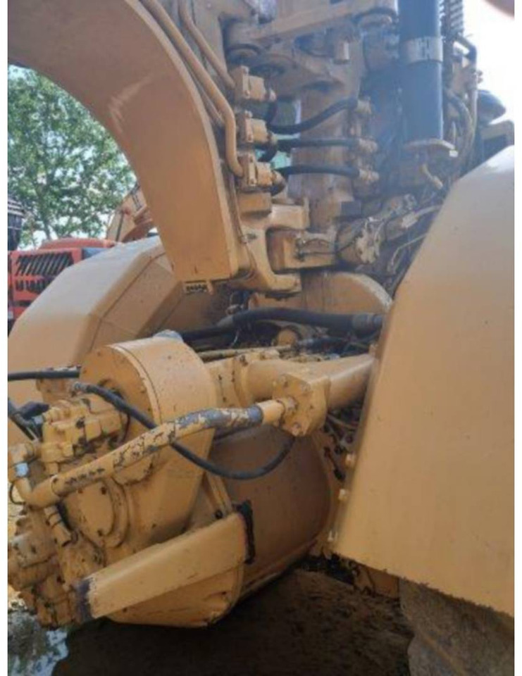 Скрепер CAT 621F: снимка 20 Скрепер CAT 621F: снимка 20