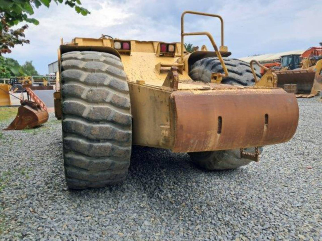 CAT 621F - Скрепер: снимка 4 CAT 621F - Скрепер: снимка 4