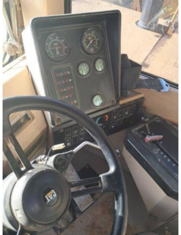 Скрепер CAT 621F: снимка 7 Скрепер CAT 621F: снимка 7