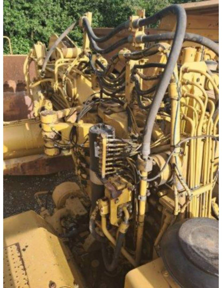 Скрепер CAT 621F: снимка 10 Скрепер CAT 621F: снимка 10