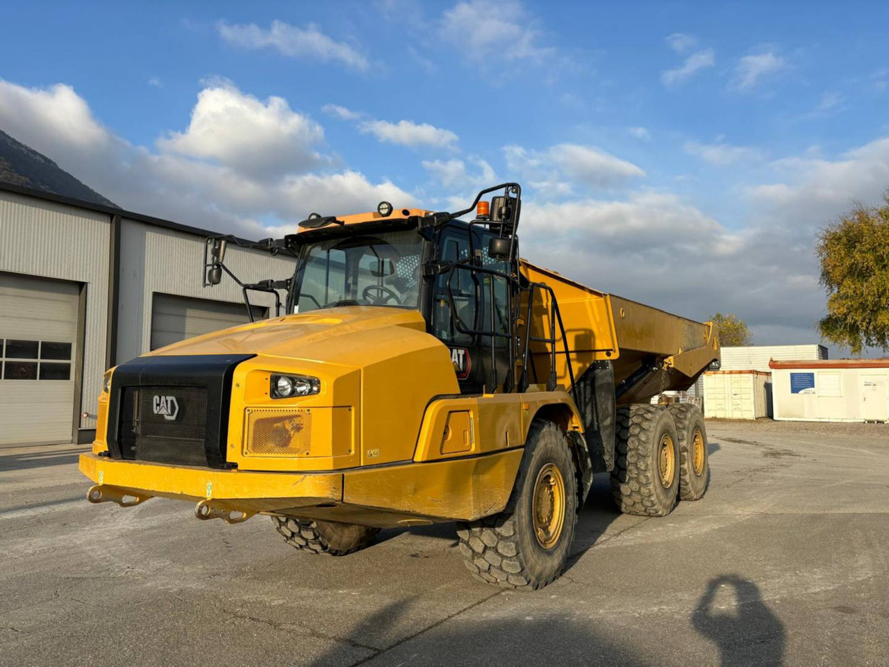 CAT 730 - Съчленен самосвал: снимка 2 CAT 730 - Съчленен самосвал: снимка 2