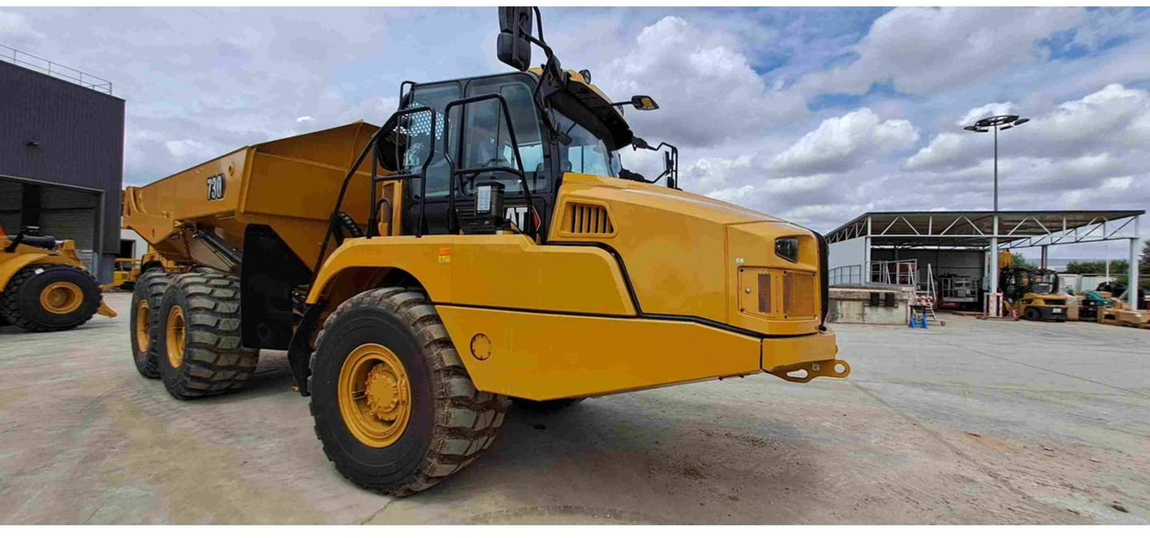 CAT 730 - Съчленен самосвал: снимка 2 CAT 730 - Съчленен самосвал: снимка 2
