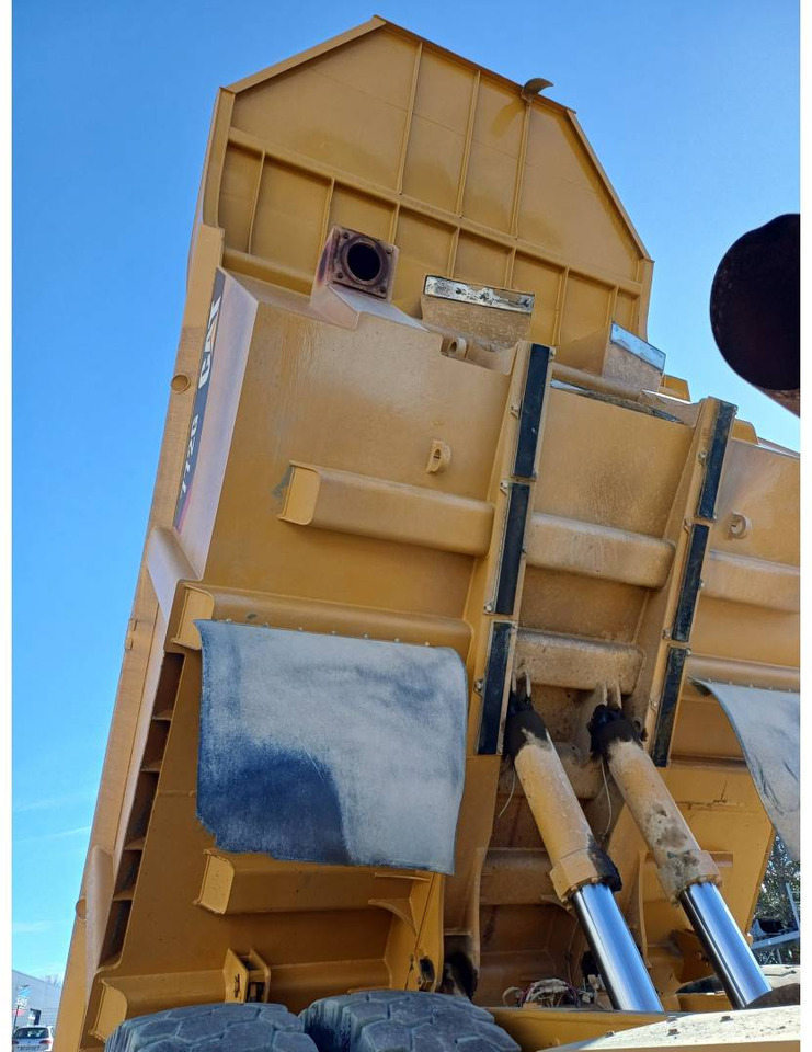 Кариерен самосвал CAT 772G: снимка 17