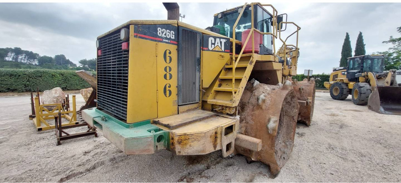 CAT 826G - Булдозер: снимка 2 CAT 826G - Булдозер: снимка 2