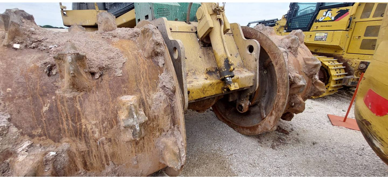 CAT 826G II - Булдозер: снимка 2 CAT 826G II - Булдозер: снимка 2