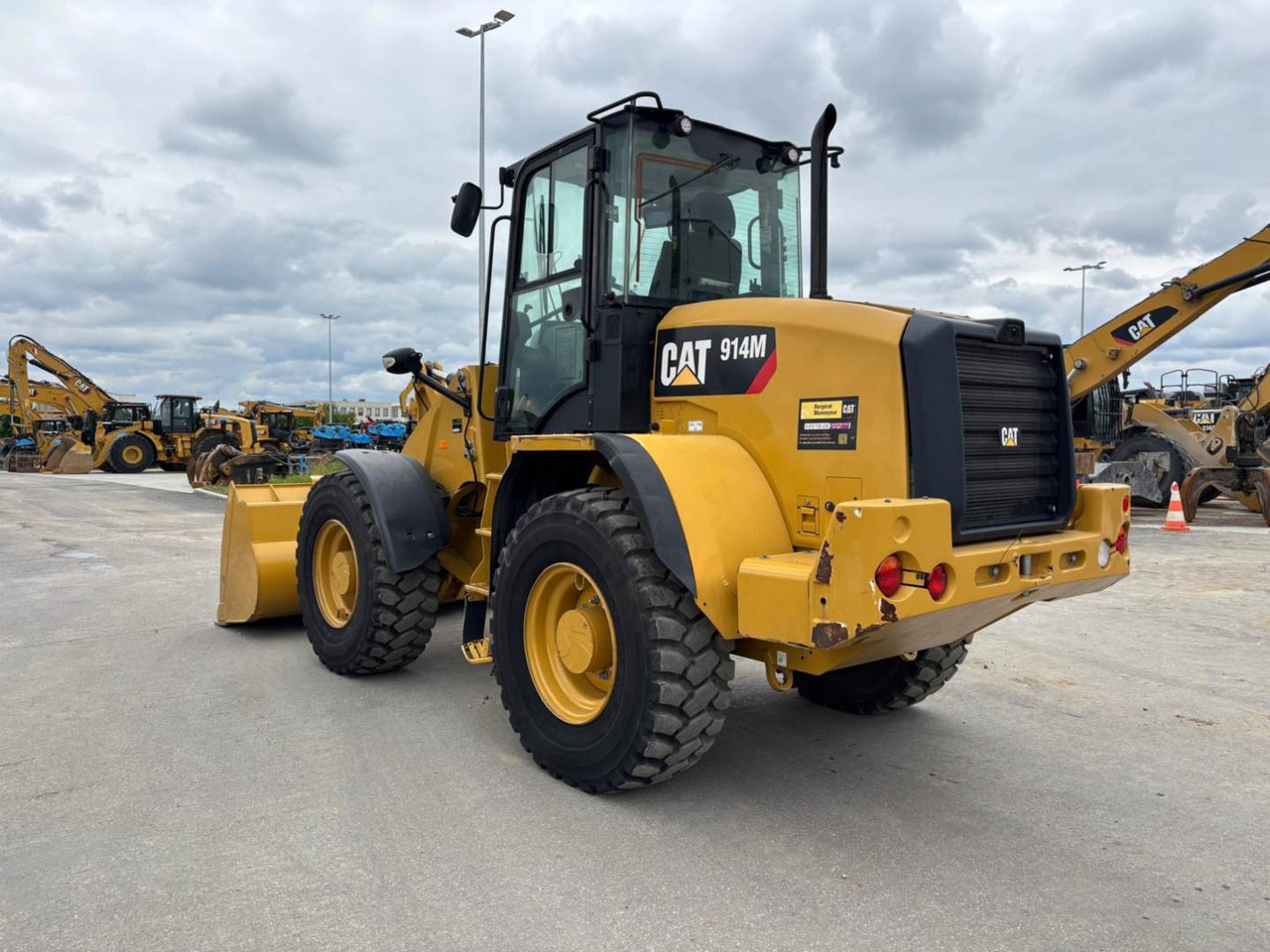 CAT 914M - Колесен товарач: снимка 3 CAT 914M - Колесен товарач: снимка 3