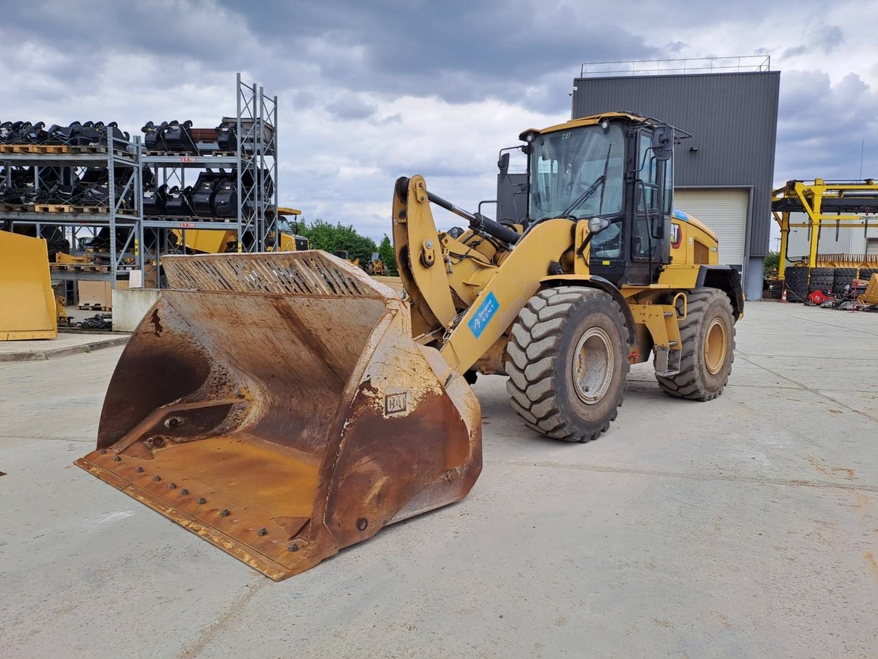 CAT 926M - Колесен товарач: снимка 2 CAT 926M - Колесен товарач: снимка 2