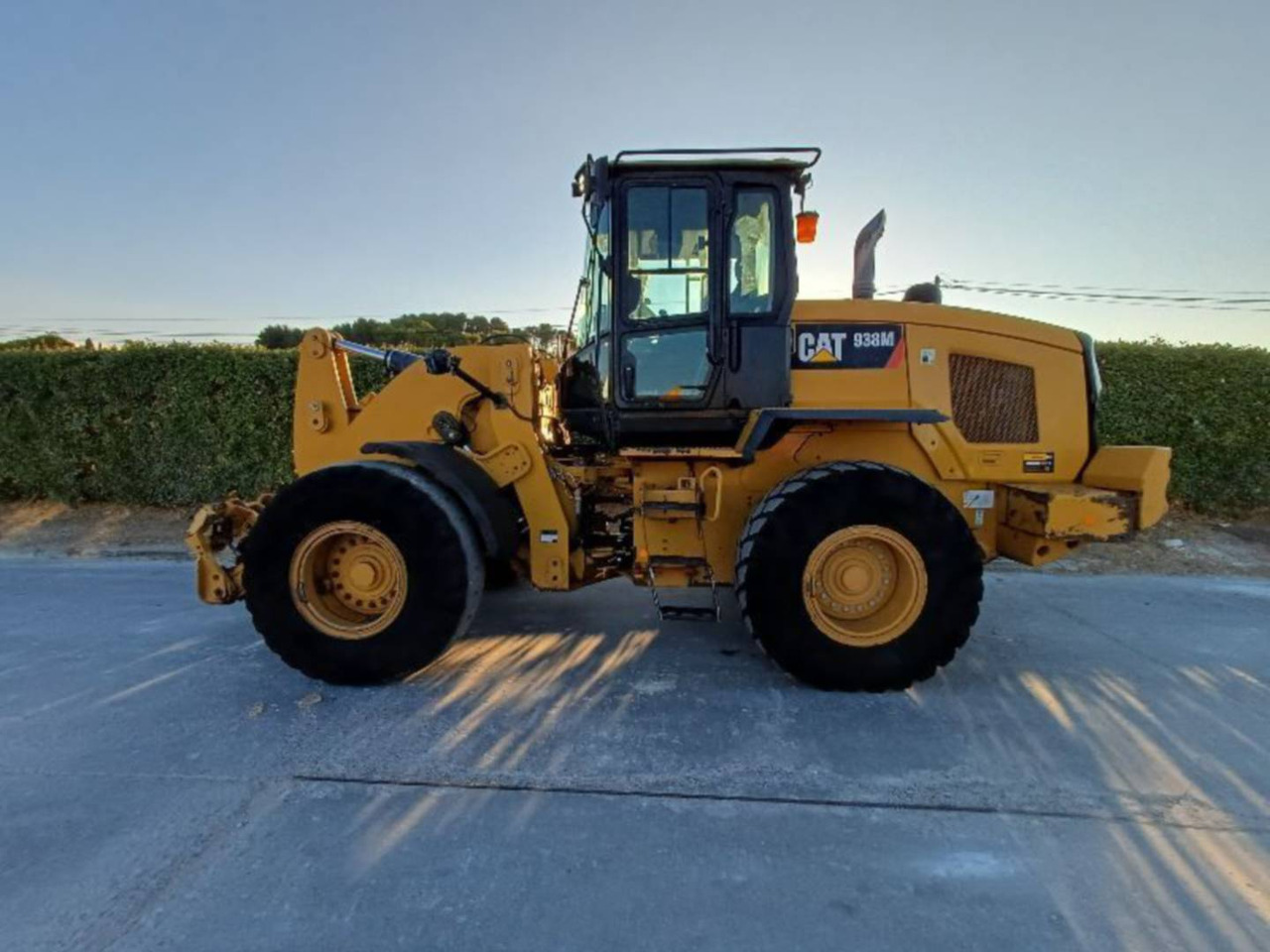 CAT 938M - Колесен товарач: снимка 2 CAT 938M - Колесен товарач: снимка 2