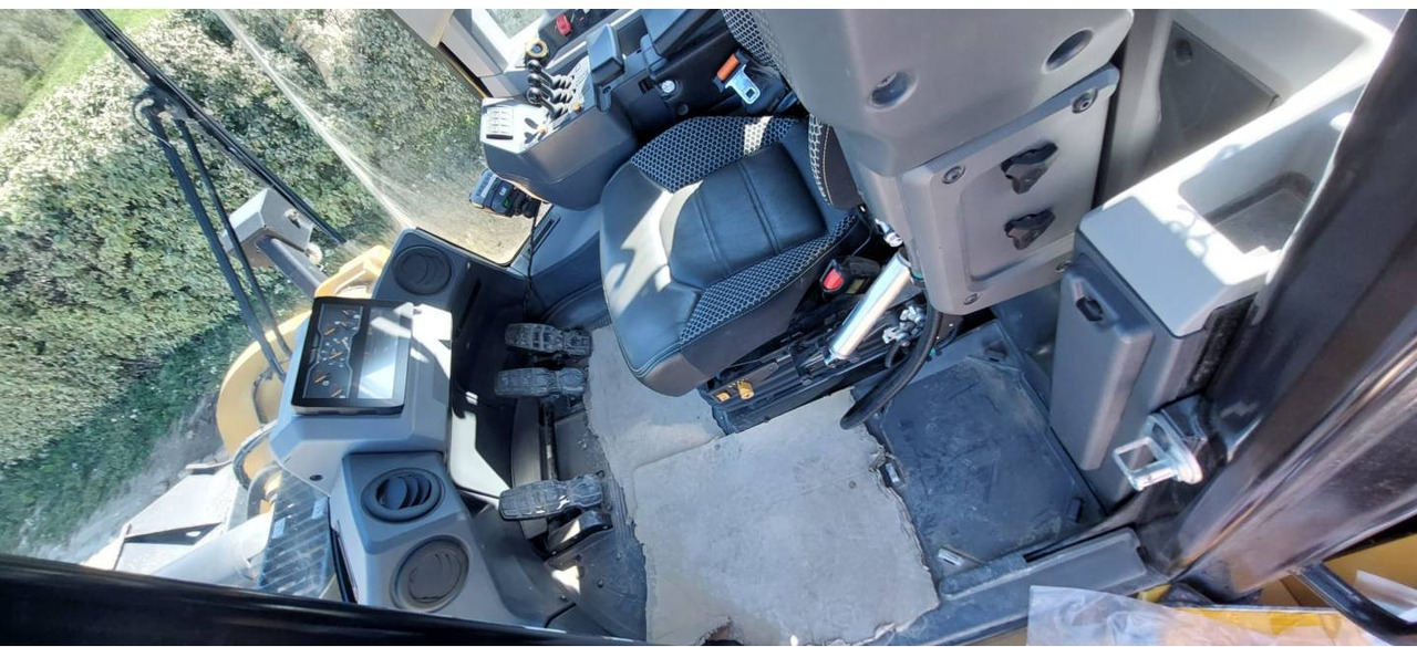 Колесен товарач CAT 950: снимка 8