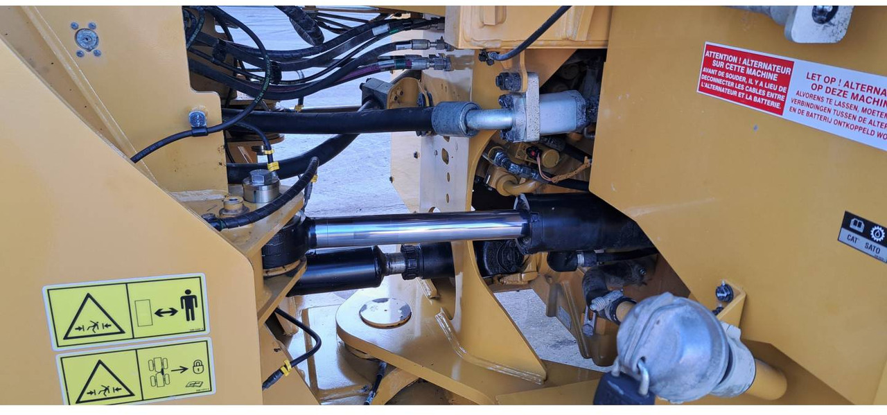 Колесен товарач CAT 962M: снимка 23