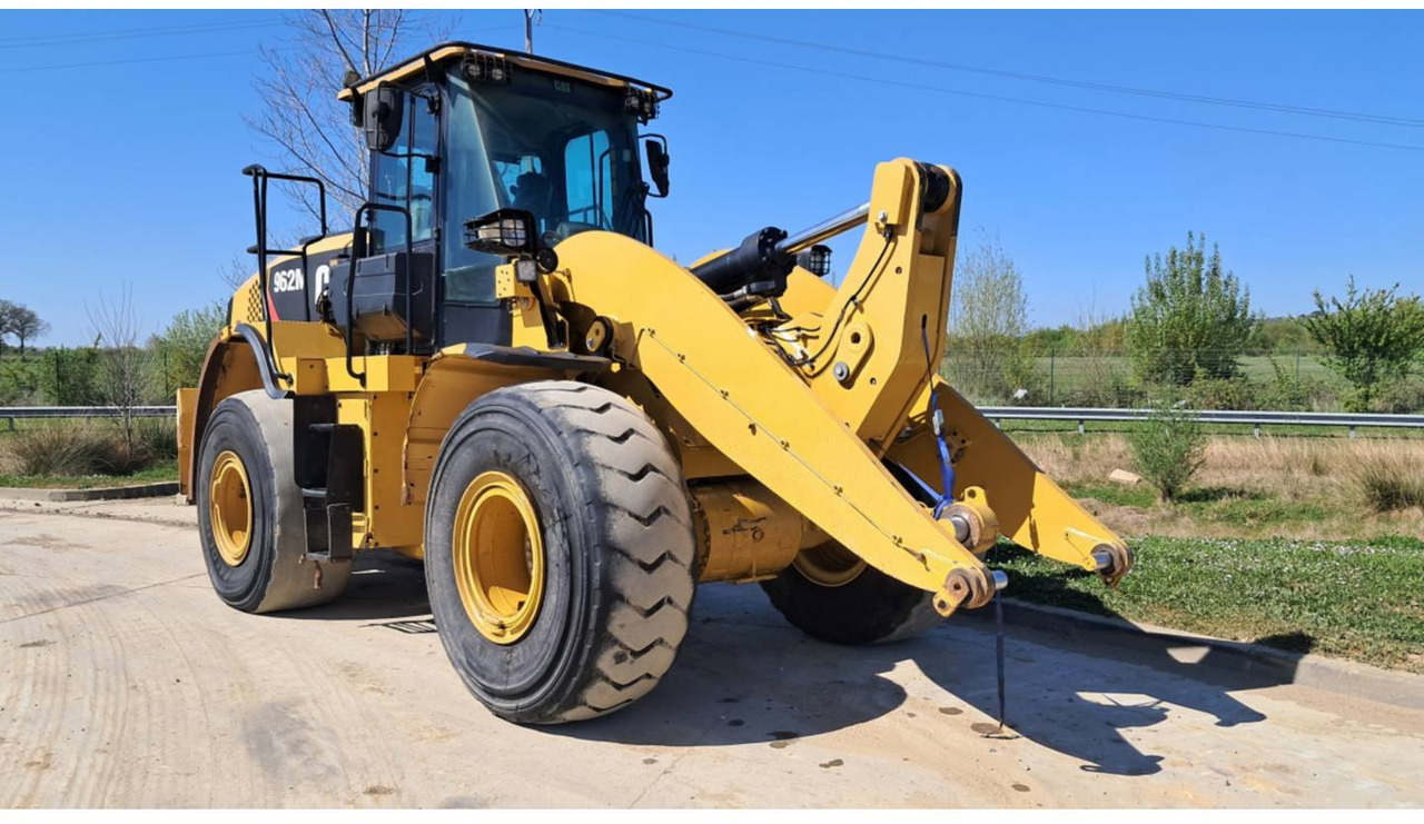 CAT 962M - Колесен товарач: снимка 2 CAT 962M - Колесен товарач: снимка 2