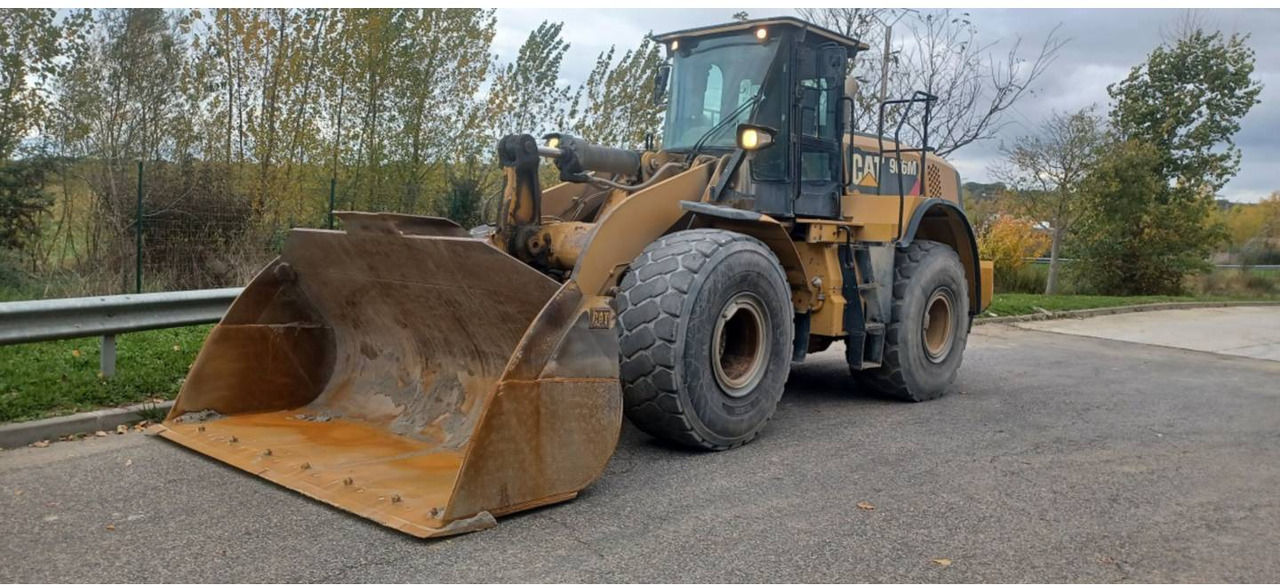 CAT 966M - Колесен товарач: снимка 1 CAT 966M - Колесен товарач: снимка 1