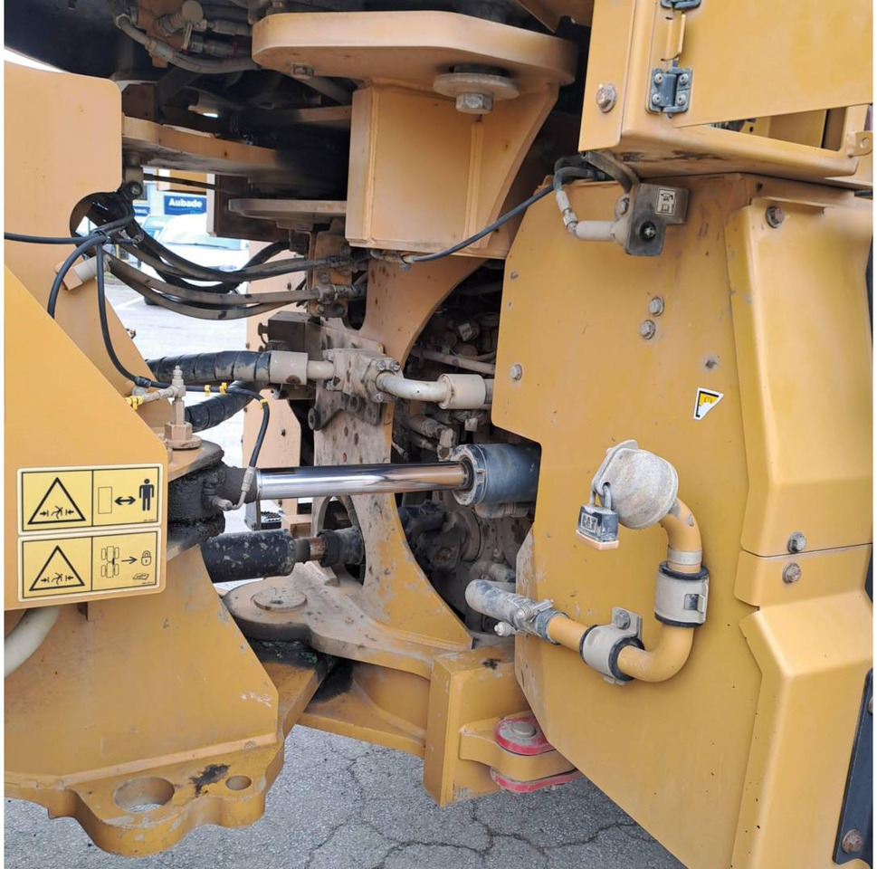 Колесен товарач CAT 972M XE: снимка 19