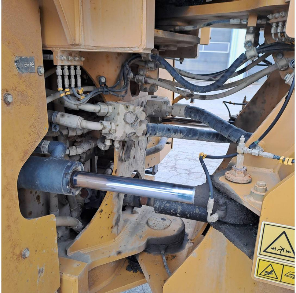 Колесен товарач CAT 972M XE: снимка 13