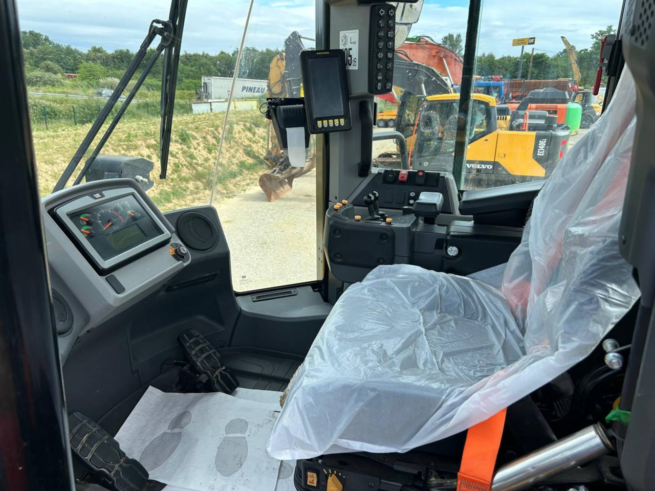 CAT 972M XE - Колесен товарач: снимка 5 CAT 972M XE - Колесен товарач: снимка 5