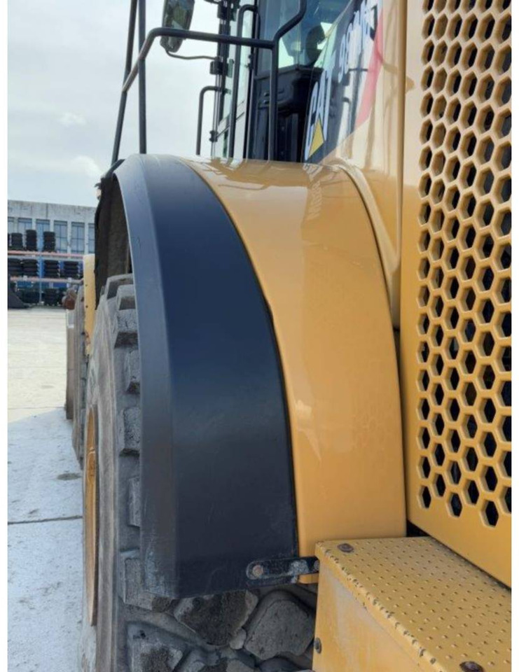 Колесен товарач CAT 980M: снимка 15