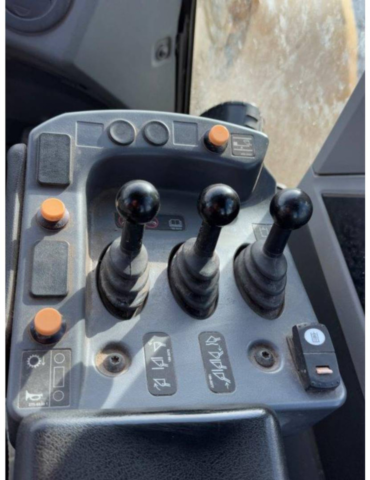 Колесен товарач CAT 980M: снимка 26