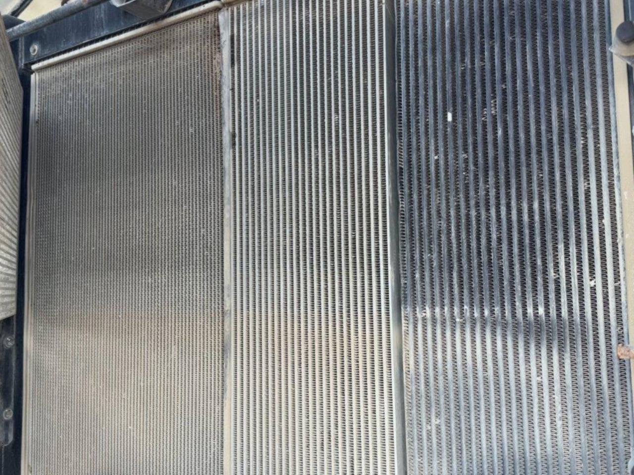 Колесен товарач CAT 980M: снимка 20