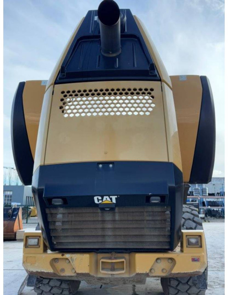 Колесен товарач CAT 980M: снимка 23