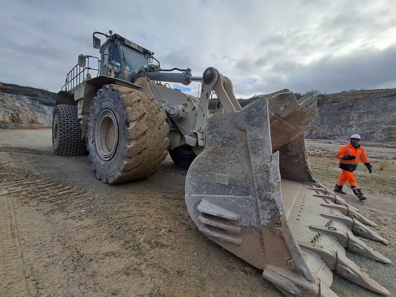 CAT 992K - Колесен товарач: снимка 2 CAT 992K - Колесен товарач: снимка 2