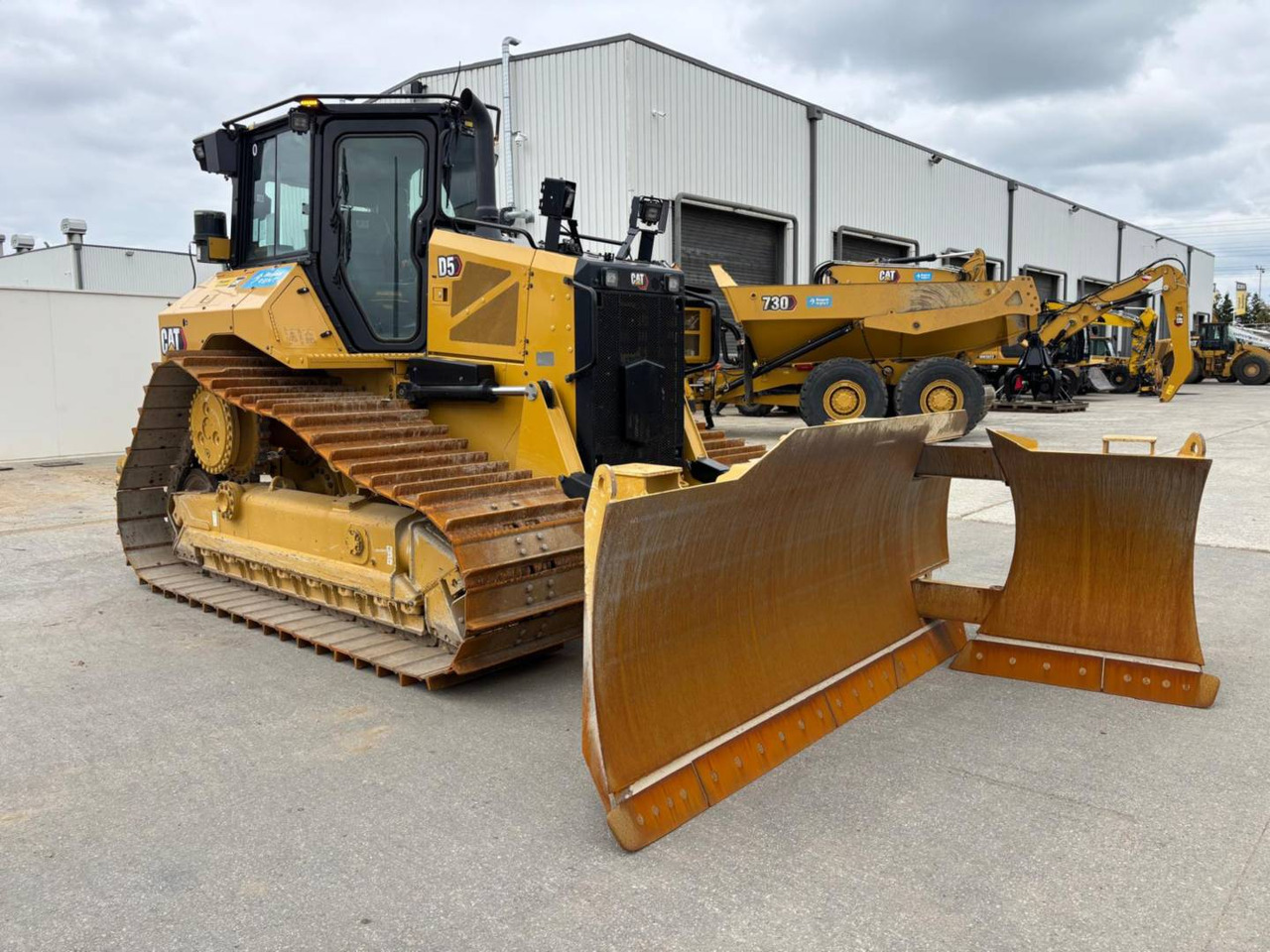 CAT D5 - Булдозер: снимка 1 CAT D5 - Булдозер: снимка 1