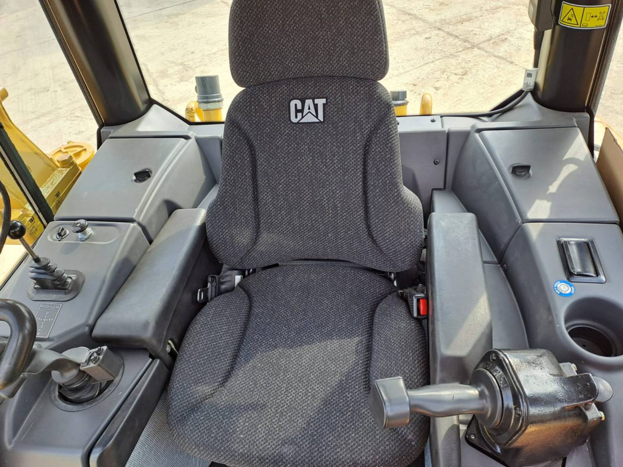 Булдозер CAT D6NLGP: снимка 10