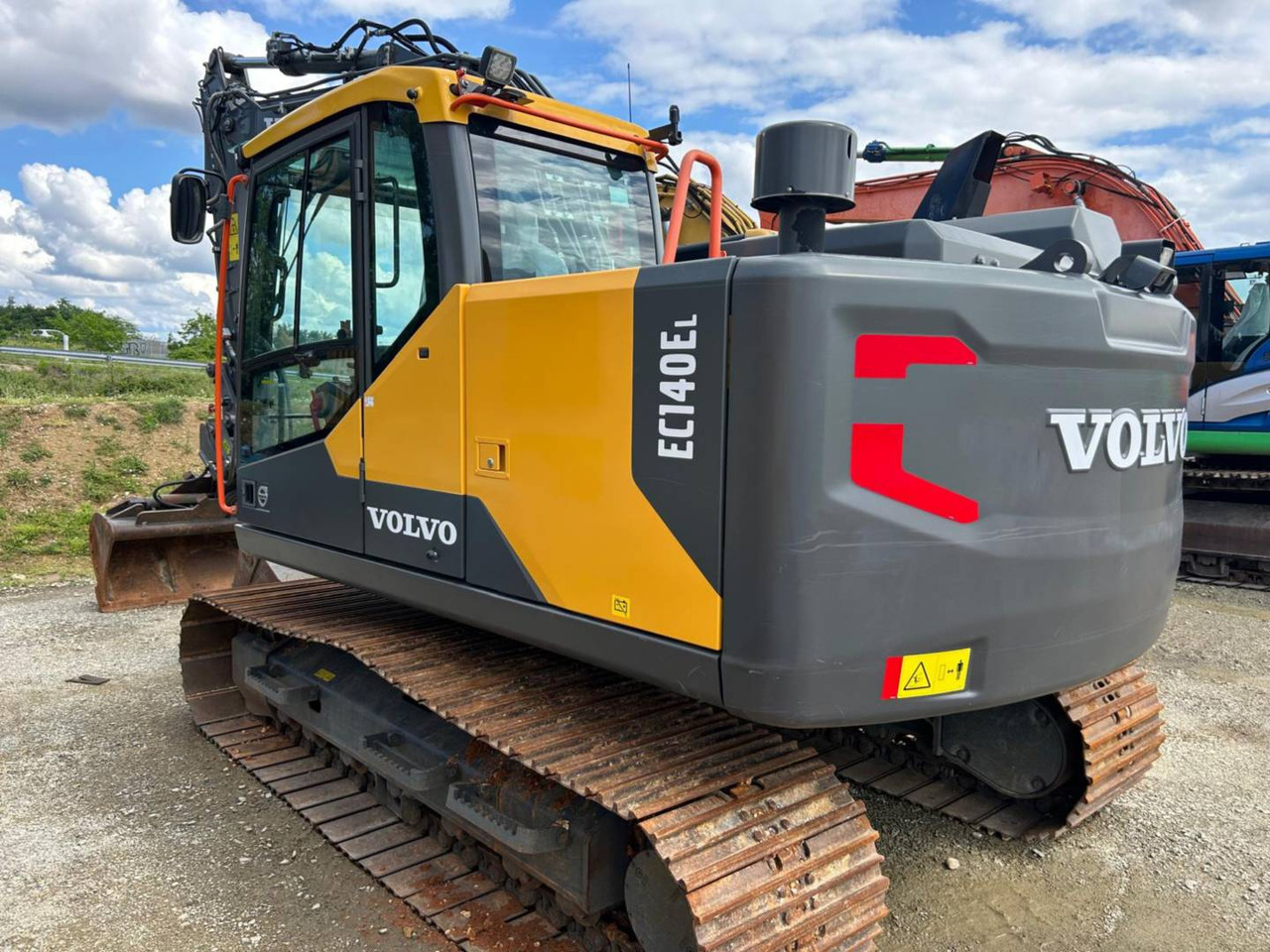 VOLVO CONSTRUCTION EQUIPMENT EC140 - Верижен багер: снимка 4 VOLVO CONSTRUCTION EQUIPMENT EC140 - Верижен багер: снимка 4