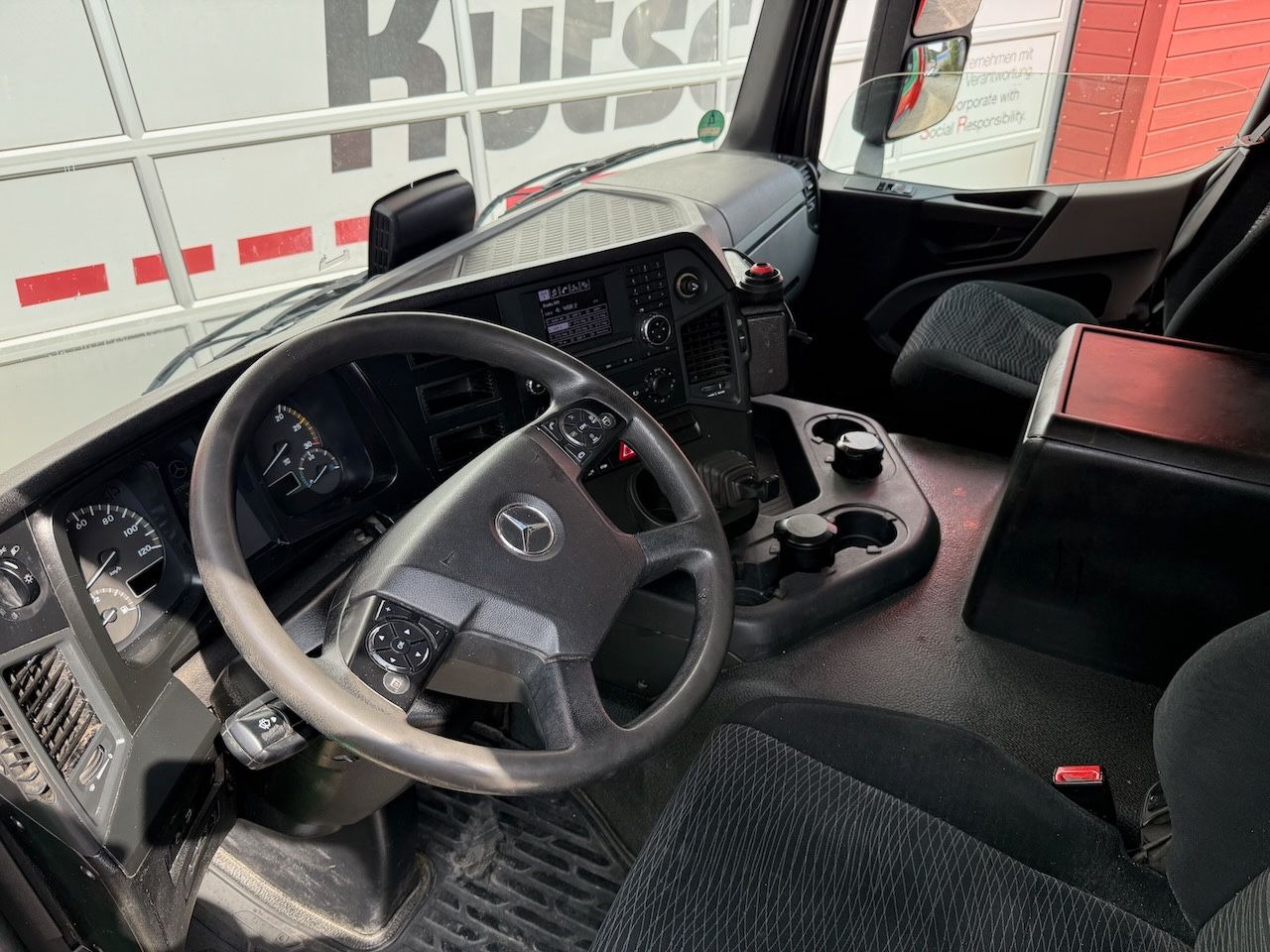 Бордови камион, Камион с кран Mercedes-Benz Antos 1832L mit Palfinger PK 12001L Heckkran: снимка 20