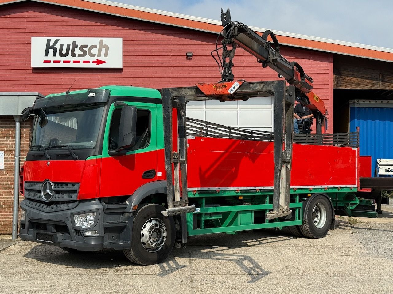 Mercedes-Benz Antos 1832L mit Palfinger PK 12001L Heckkran - Бордови камион, Камион с кран: снимка 1 Mercedes-Benz Antos 1832L mit Palfinger PK 12001L Heckkran - Бордови камион, Камион с кран: снимка 1