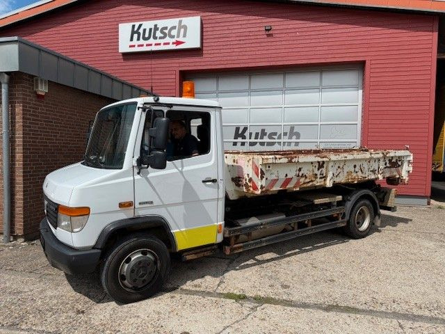 Mercedes-Benz Vario 818 D Abrollkipper mit Container - Мултилифт с кука камион: снимка 5 Mercedes-Benz Vario 818 D Abrollkipper mit Container - Мултилифт с кука камион: снимка 5