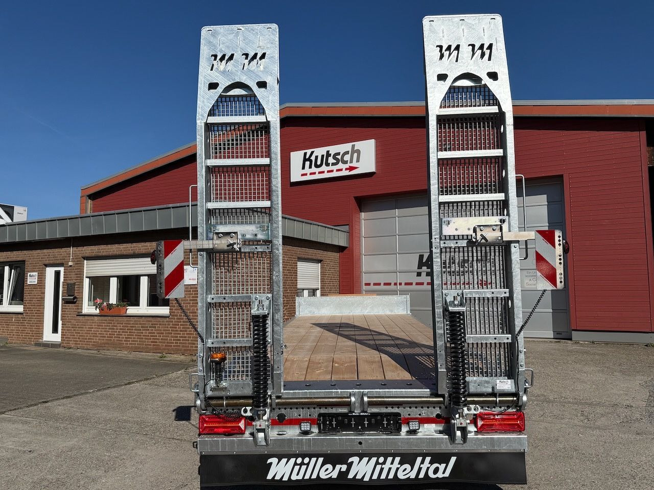 Müller-Mitteltal ETÜ-TA-R 21 Tieflader 7m, luftgefedert, LED - Бордово ремарке/ Платформа: снимка 4 Müller-Mitteltal ETÜ-TA-R 21 Tieflader 7m, luftgefedert, LED - Бордово ремарке/ Платформа: снимка 4