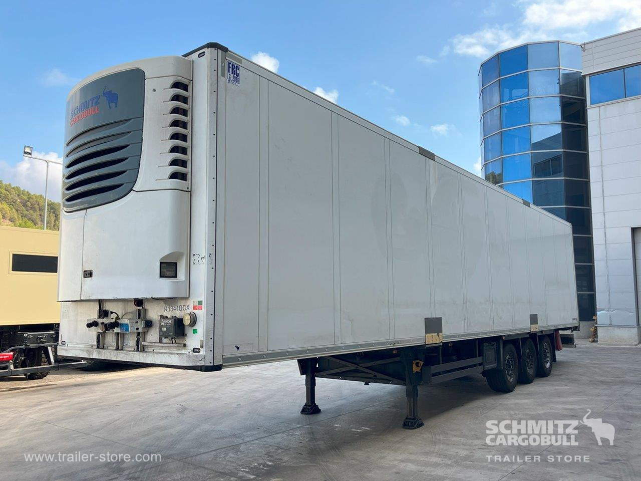 SCHMITZ Semiremolque Frigo Standard - Изотермичен полуремарке: снимка 1 SCHMITZ Semiremolque Frigo Standard - Изотермичен полуремарке: снимка 1