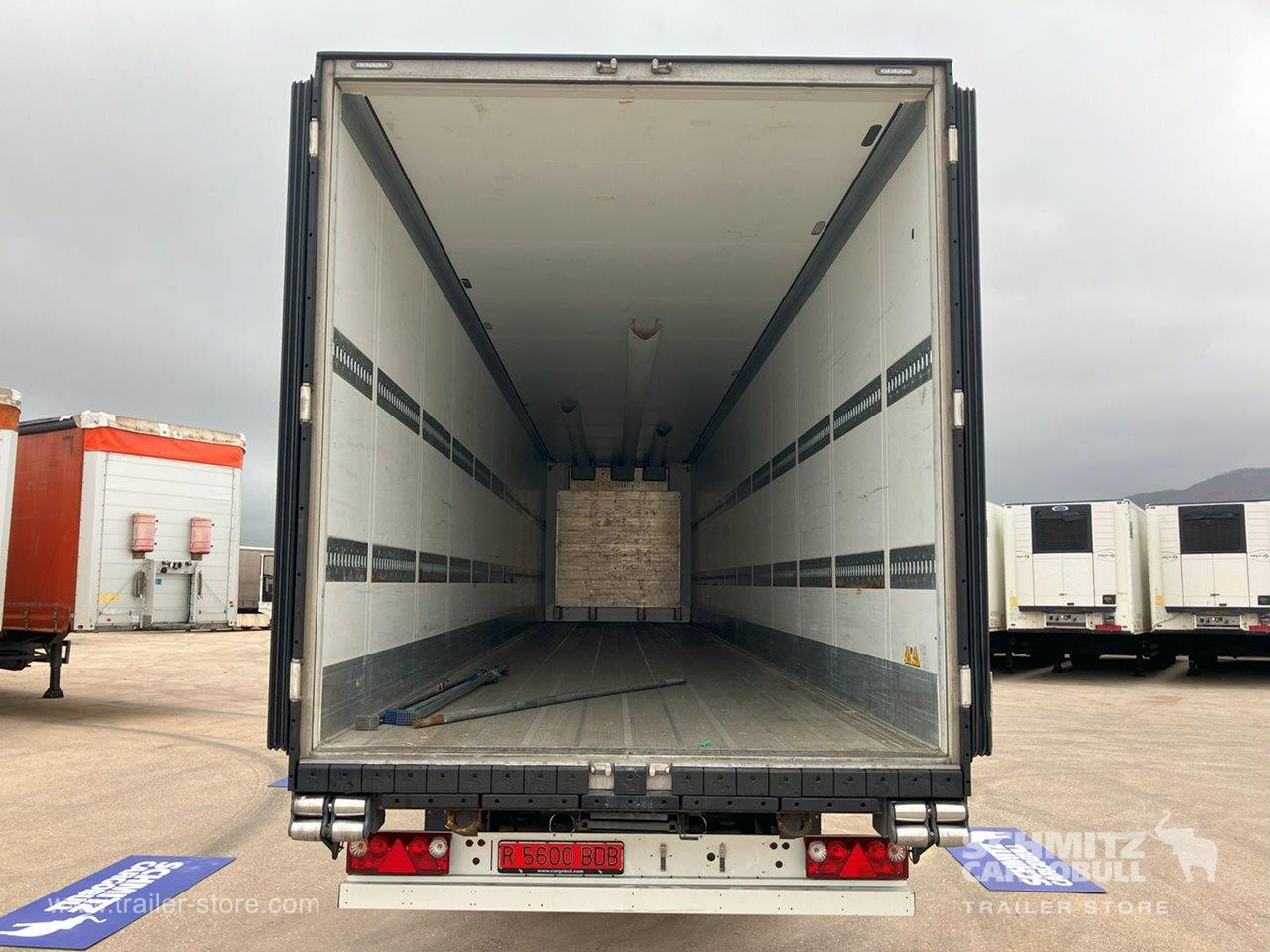 SCHMITZ Semiremolque Frigo Standard - Изотермичен полуремарке: снимка 2 SCHMITZ Semiremolque Frigo Standard - Изотермичен полуремарке: снимка 2
