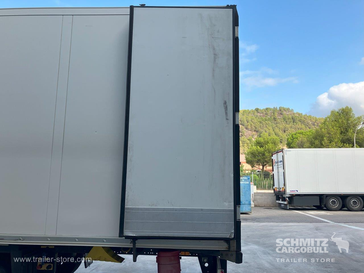 SCHMITZ Semiremolque Frigo Standard - Изотермичен полуремарке: снимка 4 SCHMITZ Semiremolque Frigo Standard - Изотермичен полуремарке: снимка 4